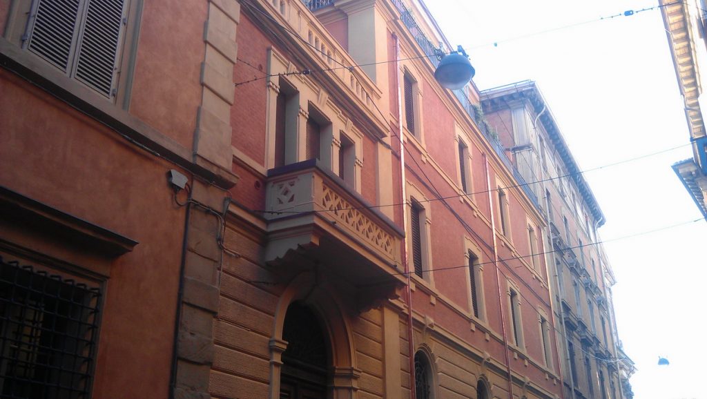 via Cerare Battisti 12 - Bologna